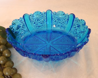 Vintage Fenton Art Glass Daisy & Button Oval Bowl - Colonial Blue in Excellent Condition