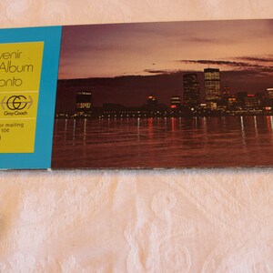 Vintage Toronto Canada Postcard Souvenir Book - 20 Post Cards, The Gray Line, Gray Coach, Unused Condition