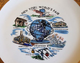 1961 New York World's Fair 10" Collector Dinner Plate - Unisphere, Tower of Light, Heliport, Swiss Sky Ride