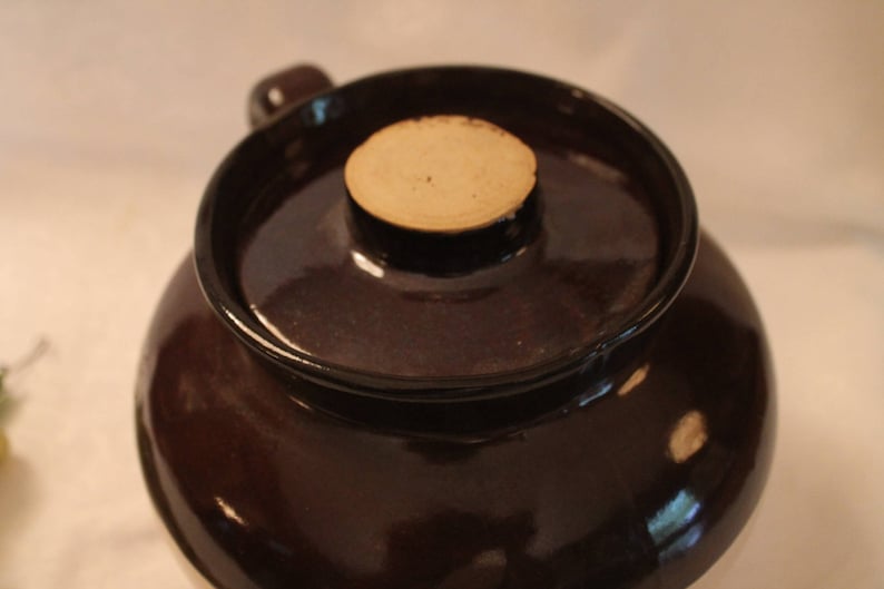 Vintage USA Pottery 2 Quart Bean Pot in Two Tone Brown Excellent Condition