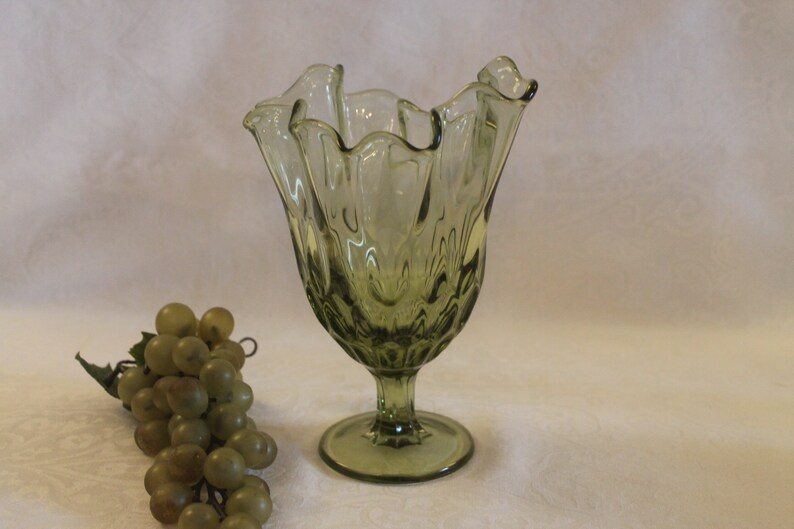 Vintage Fenton Colonial Green Glass Handkerchief Vase Etsy
