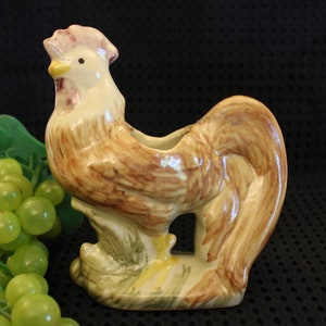 Beautiful Vintage Pottery 6&quot; Rooster Planter - Excellent Condition