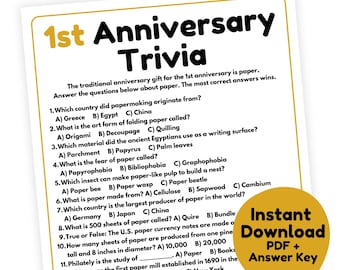 Puede incluir: Un juego de trivia de 1er aniversario sobre papel, imprimible, con 13 preguntas. Las preguntas están en un cuadro dorado con fondo amarillo. El texto "Descarga instantánea PDF + Clave de respuesta" está en un cuadro dorado con fondo amarillo.