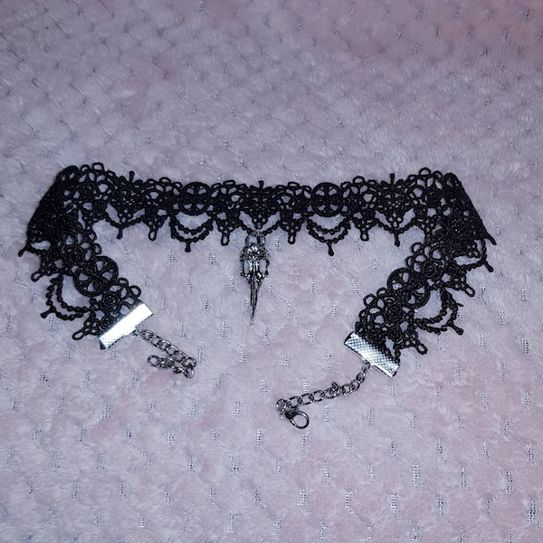 Gorgeous black lace choker, gothic aesthetic, crow skull choker, glam goth, steampunk, gothic vibes, gothic style choker, gothic bride