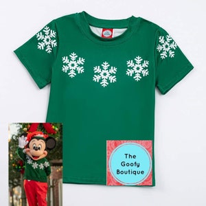 Mickey Christmas shirt Green white Snowflake SHORT SLEEVE Disney Christmas Baby Toddler Big kids Boys girls Very Merry Christmas
