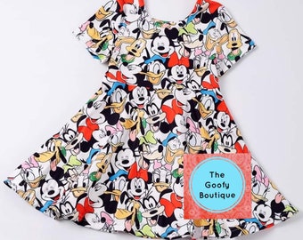 Disney Mickey y sus amigos Fab 5 caras niñas niños vestido giratorio Goofy Mickey Minnie Mouse Donald Daisy Duck Plutón trajes familiares a juego