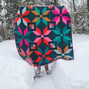 Wzór na kołdrę „Zimowa gwiazda”: nowoczesny wzór świąteczny (wzór w formacie PDF)