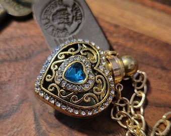 Vintage style Perfume bottle necklce