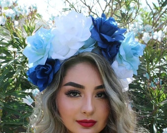 TRÈS GRANDE couronne de fleurs de roses bleues bandeau de roses rouges fille Lana couronne de roses mariage mexicain mariée couronne de fleurs bandeau de fleurs demoiselle d'honneur Rey