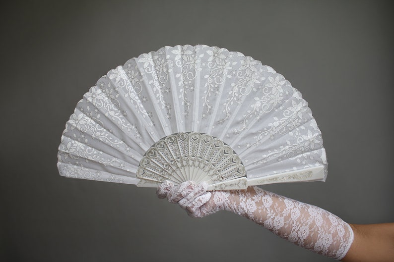 White Hand Held Fan Wedding Fan Bride Bridal Spanish Costume Dancer Mexico Bridesmaids Burlesque Hippie Wedding Hand Fan Favor 656