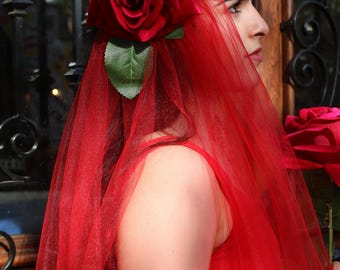 Voile de cheveux rose velours XL rouge fleur de cheveux de mariage fascinateur de cheveux réaliste mariage rose morceau de cheveux mariée rose des années 50 fleur de cheveux