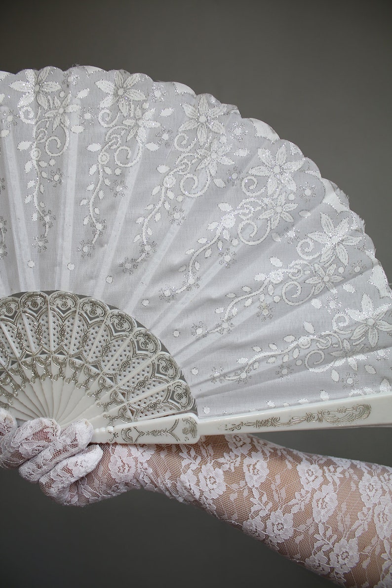 White Hand Held Fan Wedding Fan Bride Bridal Spanish Costume Dancer Mexico Bridesmaids Burlesque Hippie Wedding Hand Fan Favor 656