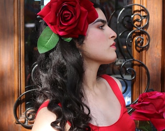 Rouge velours rose très grande barrette mariage fleur de cheveux fascinateur de cheveux réaliste mariage rose morceau de cheveux mariée mariée rose 50 's fleur de cheveux