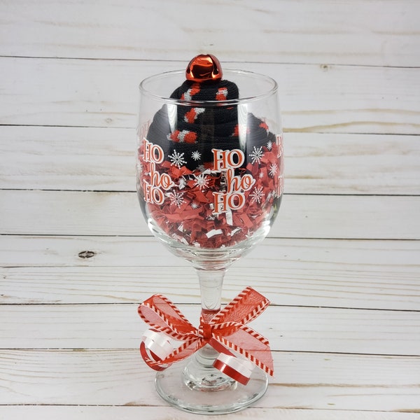 Christmas Wine Glass Gift, Sock Cupcake Holiday Wine Glass Gift, Holiday Wine Glass