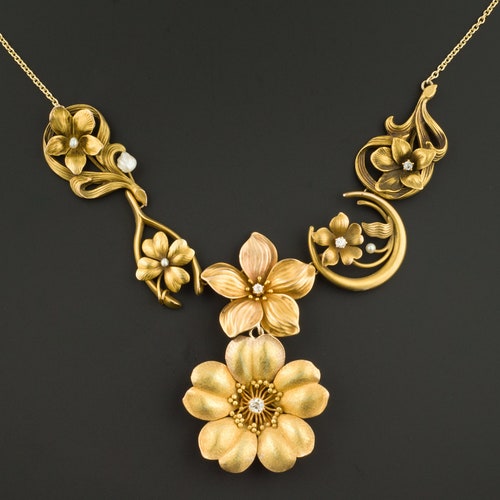 Art Nouveau Gold Flower Necklace 10k 
