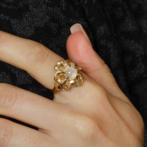 Vintage Moonstone Ring of 14k Gold - image 5