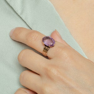 Antique Amethyst Ring of 9ct Gold image 5