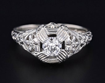 Vintage Diamond Engagement Ring of 18k White Gold