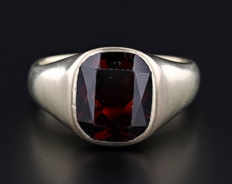 Vintage Garnet Ring of 14k Gold