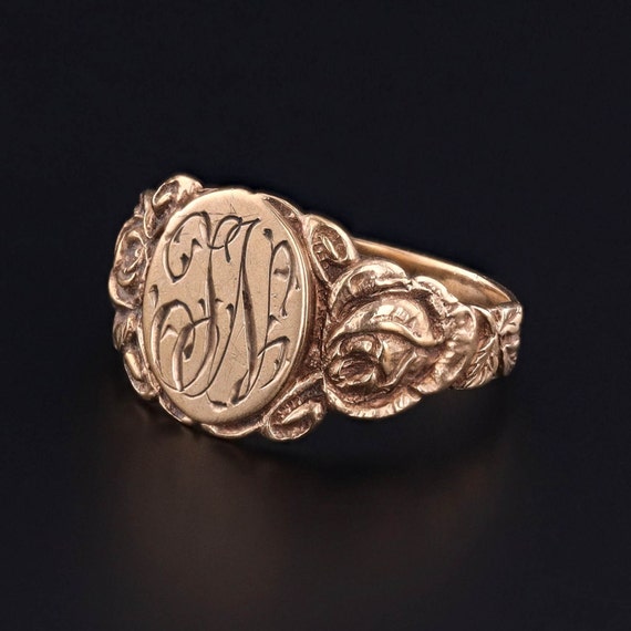 Antique Initial Signet Ring of 10k Gold - Gem