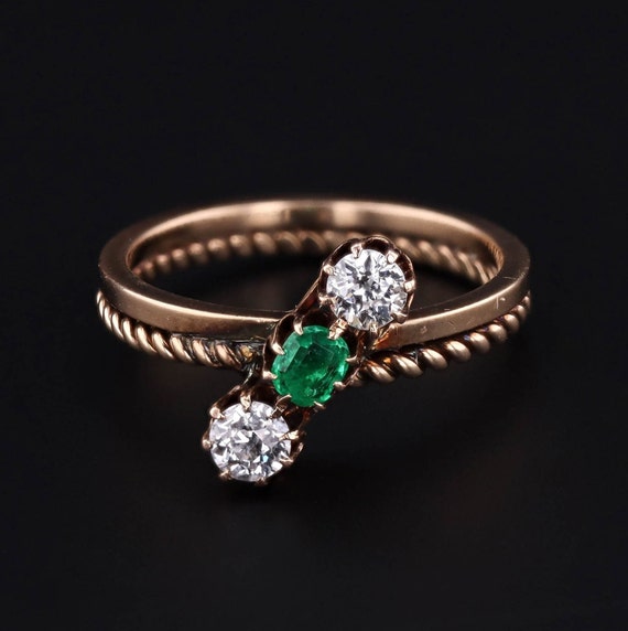 Antique Emerald and Diamond Ring of 14k Gold - image 1