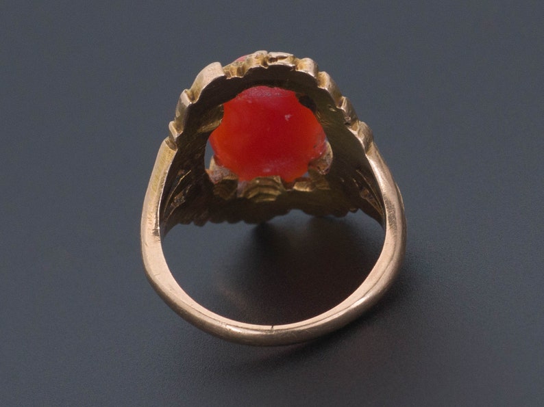 Art Nouveau Oval Coral Ring of 10k Gold image 4