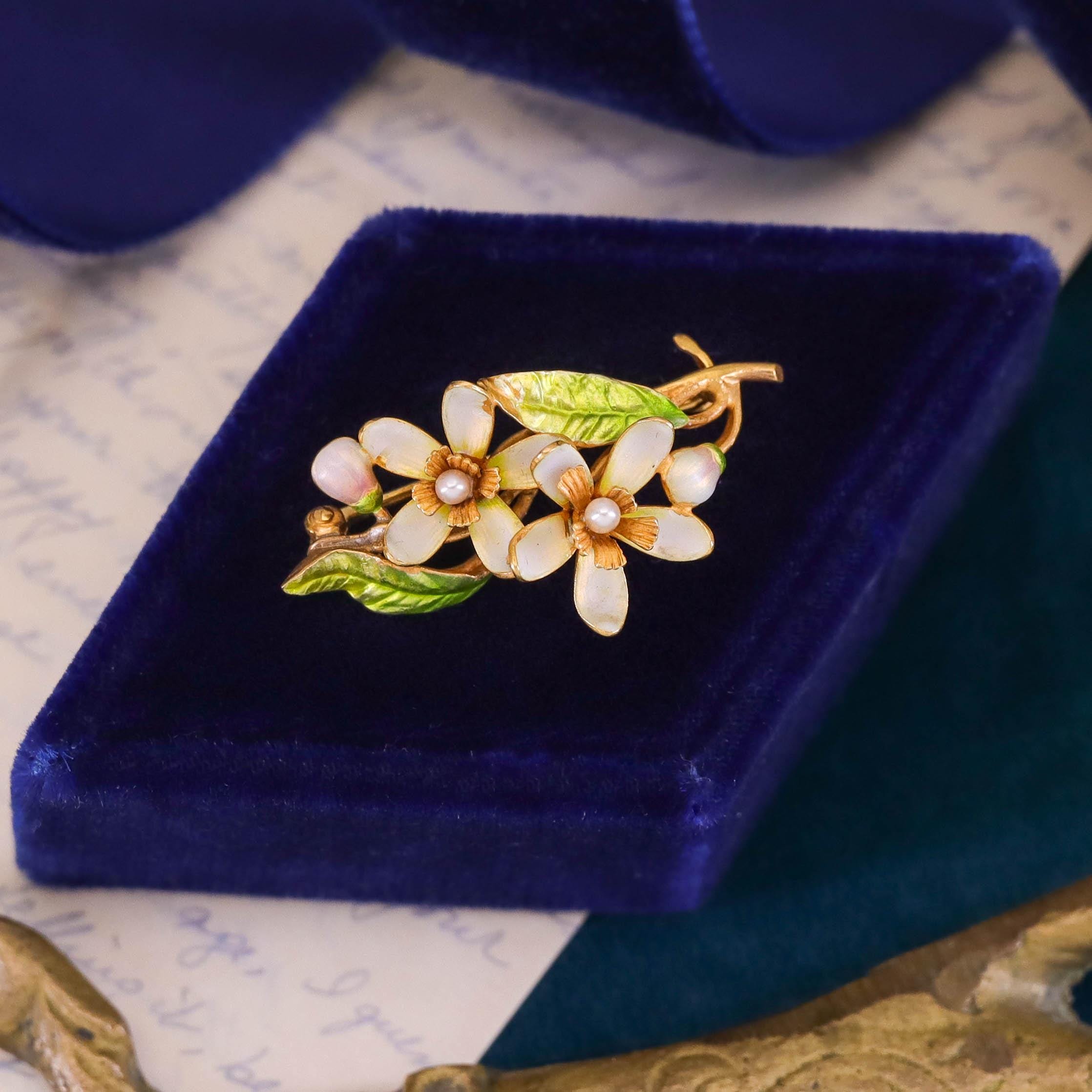 フラワー　花　ブローチ　ゴールド アクセサリーキット ワイヤーフラワーのブローチ ゴールド