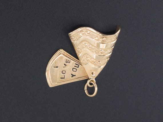 Vintage Moveable Fan Charm of 14k Gold - image 1
