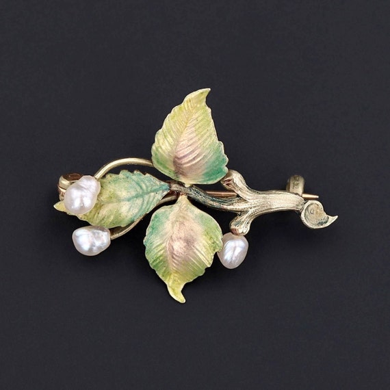 Art Nouveau Enamel and Pearl Brooch of 18k Gold - image 1
