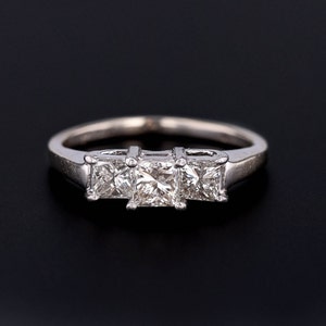 Anillo de diamantes vintage Pasado, presente y futuro