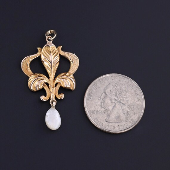 Antique Iris Pendant of 10k Gold - Gem