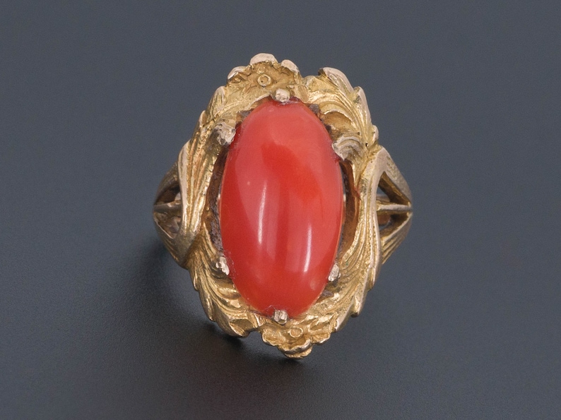 Art Nouveau Oval Coral Ring of 10k Gold image 1