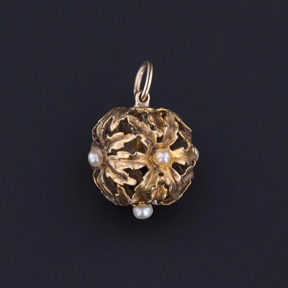 Antique Flower Pendant of 14k Gold - image 1