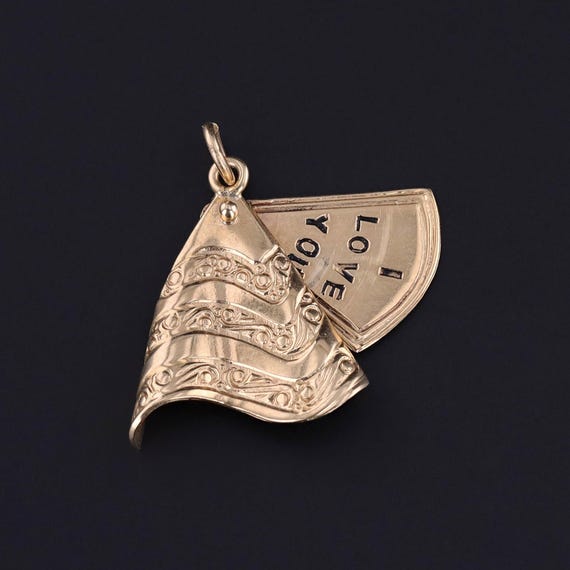 Vintage Moveable Fan Charm of 14k Gold