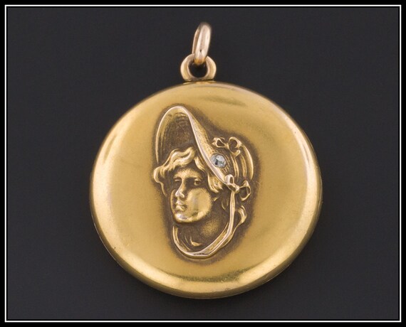 Gold Locket | Art Nouveau Locket | Antique Locket