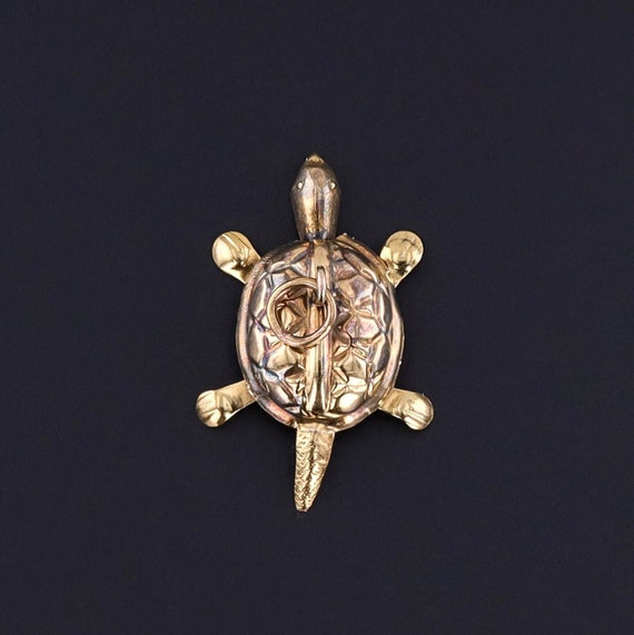 Vintage Moveable Turtle Charm of 10k Gold - image 1
