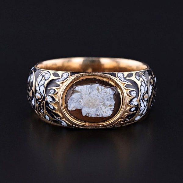 Antique Gryllos Cameo Ring of 18k Gold