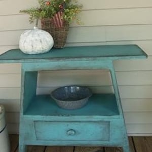 ETWN158 Primitive Crock Washstand Bench