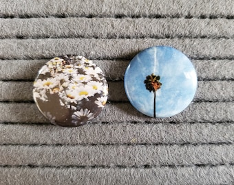 1' pin-back button pins- White Daisies, Palm Tree