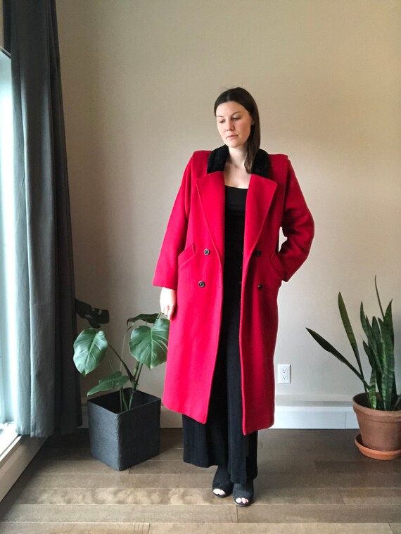 80s Vintage Red Pure Virgin Wool Coat / Contrasted Black Faux Fur