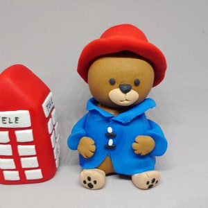 Paddington bear replica cake topper