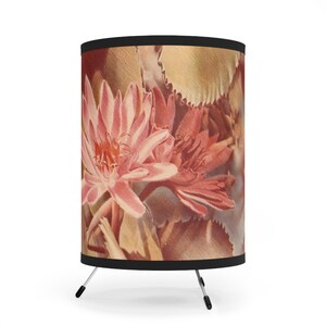 Floral Tripod Lamp, Boho Home Decor, Vintage Botanical Shade, Living Room Lighting, Unique Gift for Nature Lovers, Cozy Atmosphere