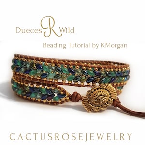 Può includere: Un braccialetto avvolgente in pelle e perline, con perline verdi e blu e una chiusura dorata. Il testo "Dueces R Wild Beading Tutorial by KMorgan" è visibile sopra il braccialetto.
