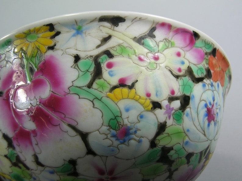 Pair of Antique Chinese Famille Rose \u2018Hundred-Flower/' Porcelain Bowls Marked