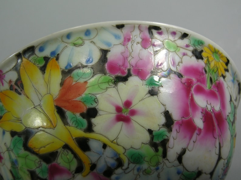 Pair of Antique Chinese Famille Rose \u2018Hundred-Flower/' Porcelain Bowls Marked