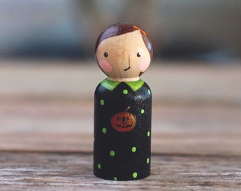 Halloween Peg Doll, Witch with Pumpkin Figurine, Spooky Cute Halloween Decor