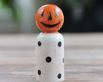 Halloween Peg Doll, Jack o Lantern Peg Doll, Pumpkin Man Figurine, Halloween Folk Art