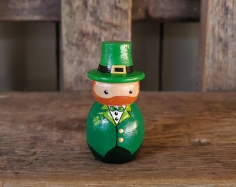 Leprechaun Peg Doll, Hand Painted St. Patrick's Day Decor