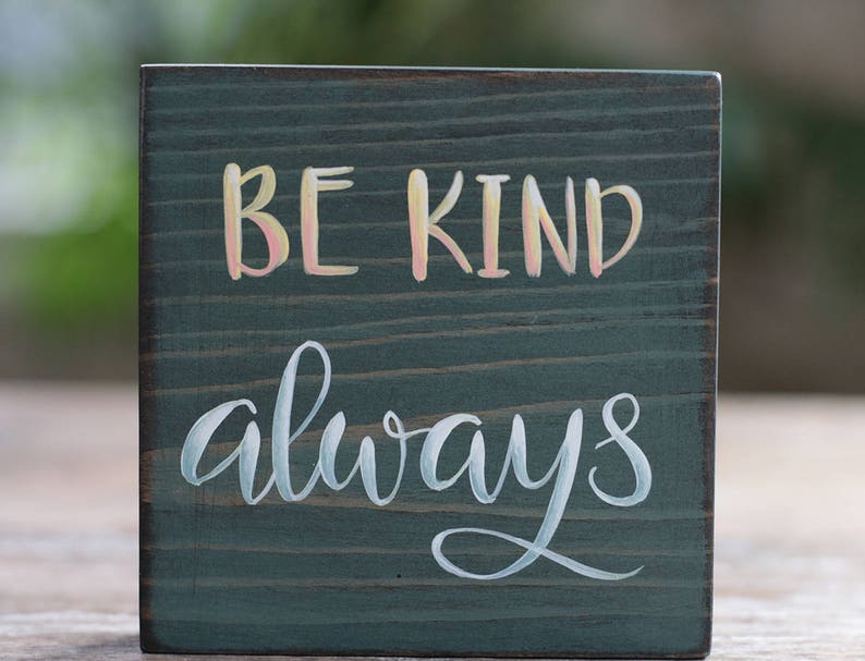 Be kind nature. Be kind. Be kind logo. Kind надпись. To be kind.