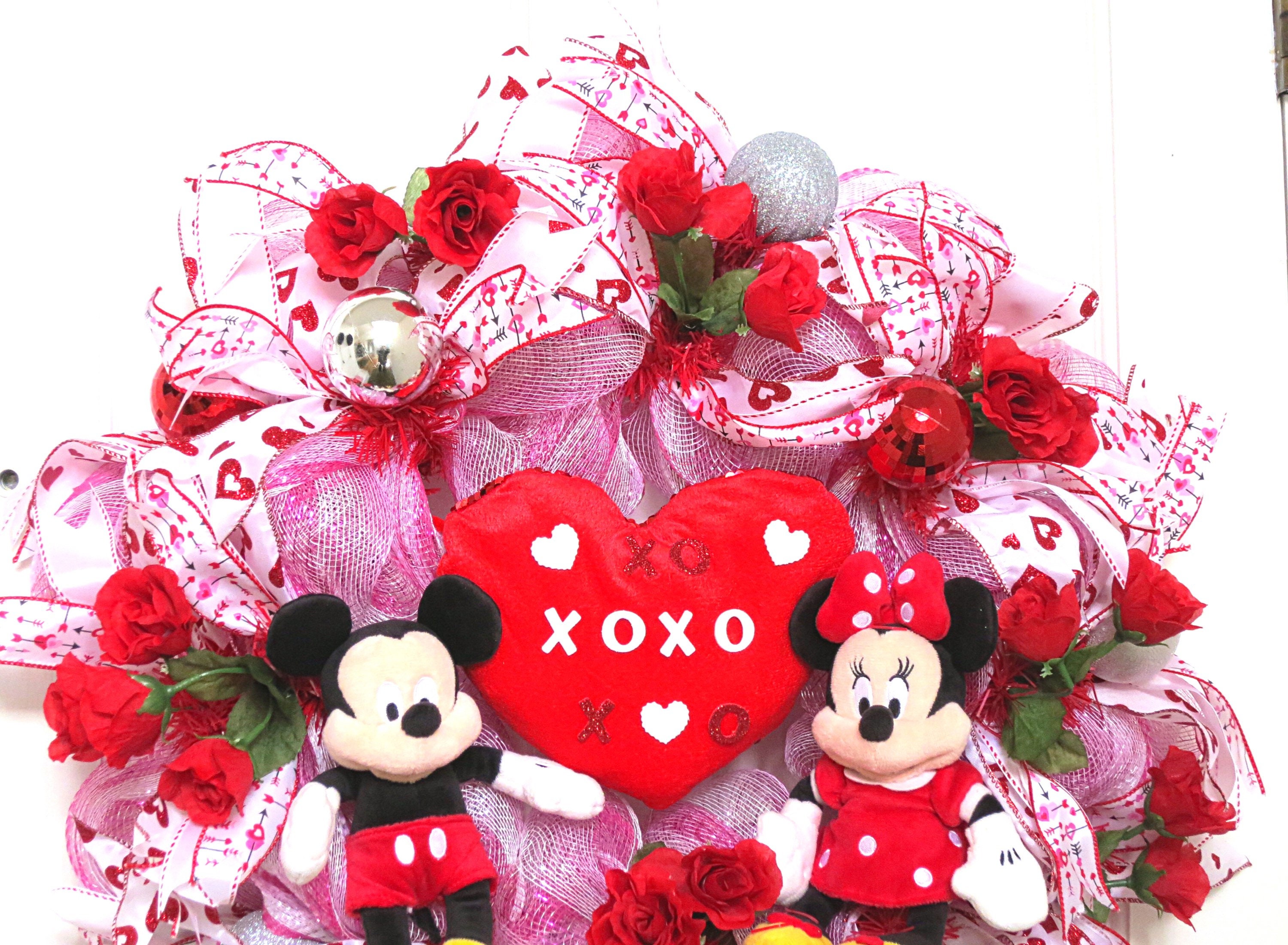 Show Your Love With This Valentine's Day Mickey Shaped Wreath - Decor 